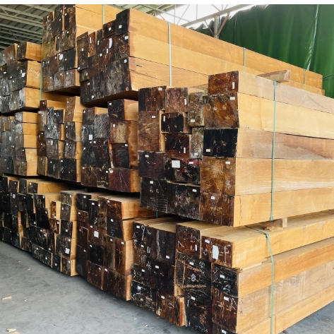 Anti-Corrosion Insect Proof Burmese Teak Wood with Large Beams